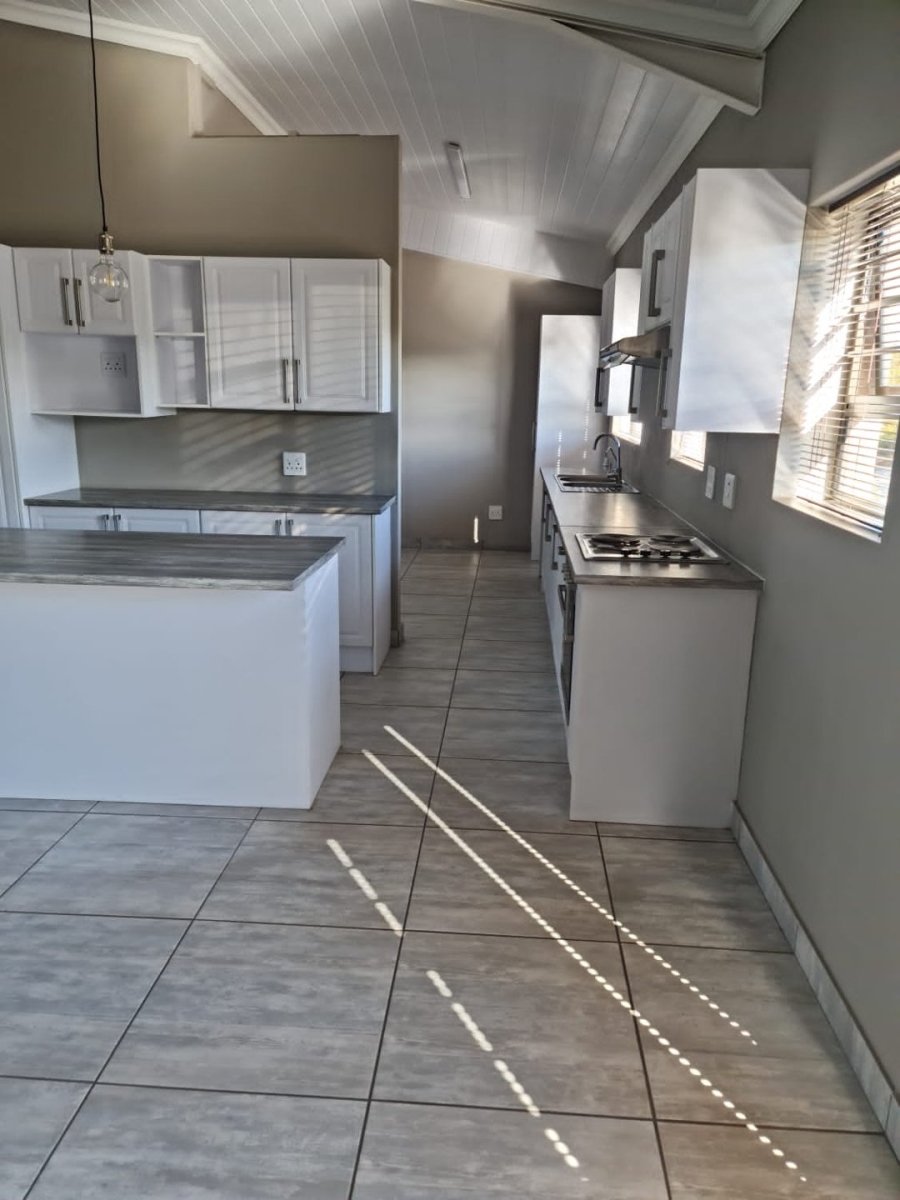To Let 2 Bedroom Property for Rent in Albertinia Western Cape